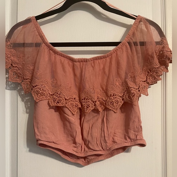 EUC Streetwear Society Crop in Rose L - Picture 2 of 3